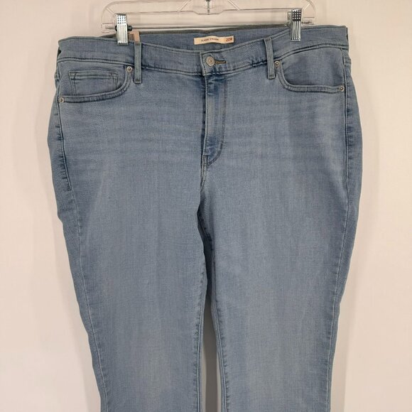 Levis Womens Classic Straight Mid Rise Jeans size 20W plus Denim lt wash new - Picture 12 of 16